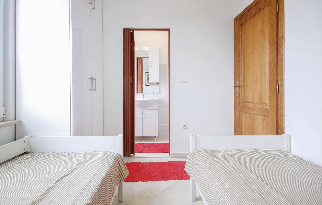 Cozy Apartment In Medulin With Kitchen 外观 照片