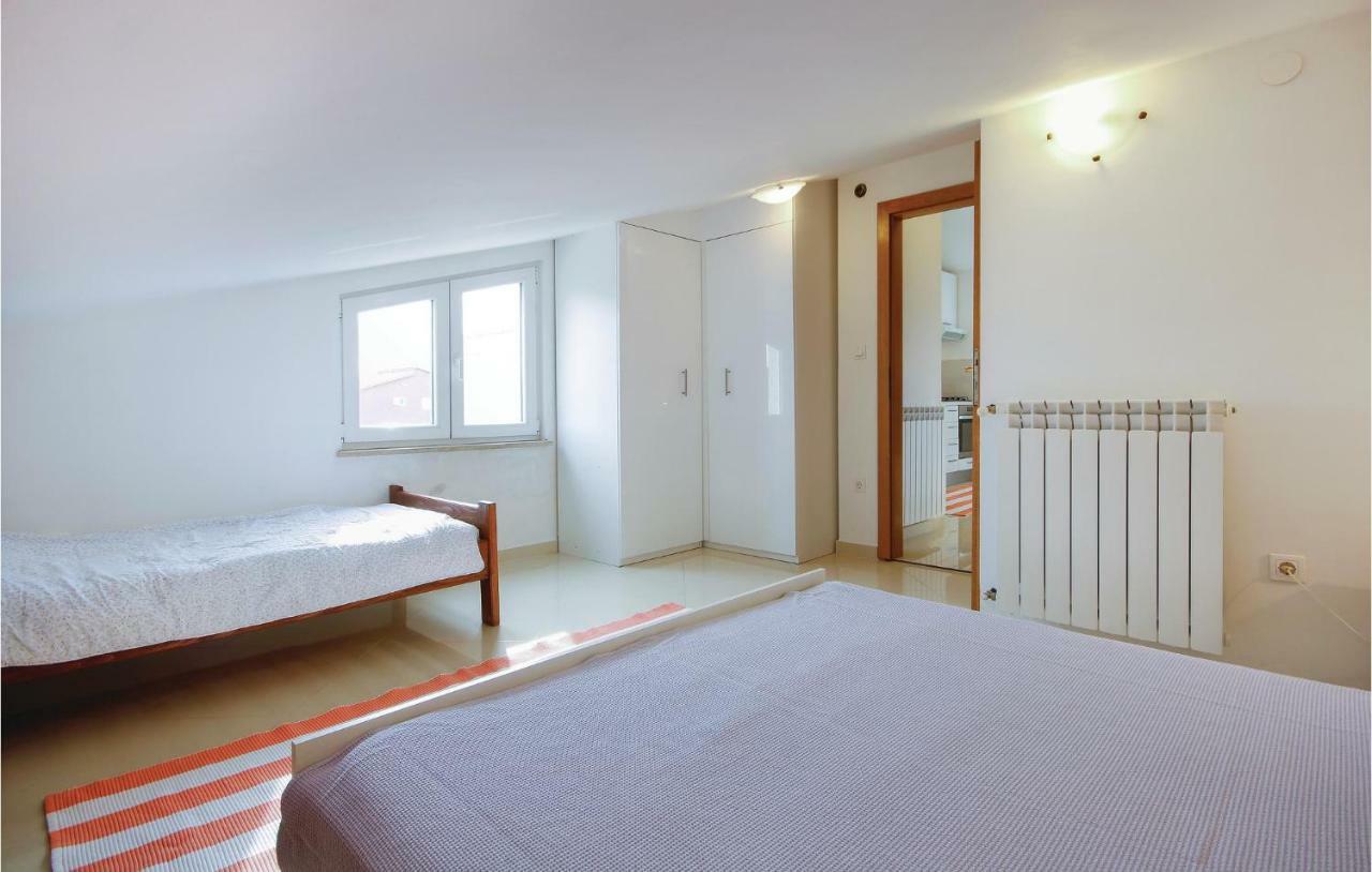 Cozy Apartment In Medulin With Kitchen 外观 照片